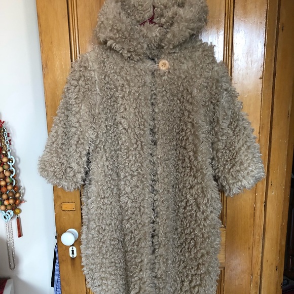 H’s Cabinet natural color boucle knit coat w/ hood, bracelet length sleeves - Picture 4 of 4